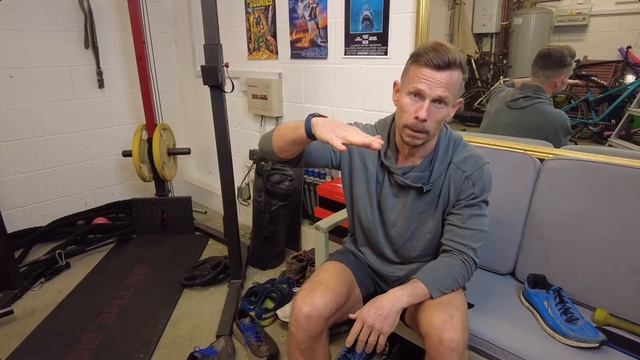 #widefeet #mortonsneuroma WIDE FEET, MORTONS NEUROMA, BUNIONS || TRAINER ADVICE. ALTRA, TOPO, NIKE. смотреть онлайн