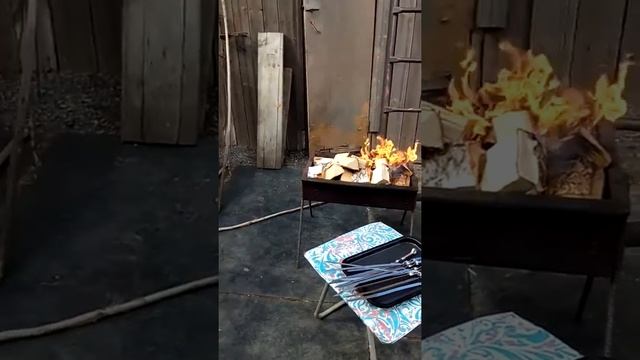 Как разжечь мангал в России смотреть онлайн