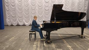 Й.Гайдн 3 часть из сонаты ми мажор, Беренс Этюд ор 61 номер 18.