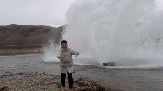 藏族原始部落，一户人十一个小孩上百只牛羊，1个上学其他挖虫草 смотреть онлайн