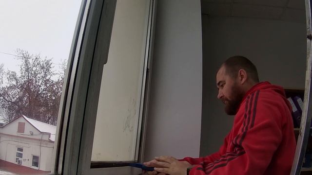 Окно плохо закрывается? Провисла створка?  Ремонт окна без замены фурнитуры! Ремонт окон в Самаре. смотреть онлайн