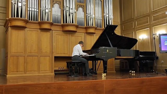 Исполняет Барышников Артемий, 1 тур смотреть онлайн