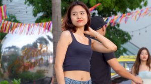 УЛИЦЫ ТАИЛАНДА. ПРОГУЛКА. ПАРОЧКИ, ДЕВУШКИ....