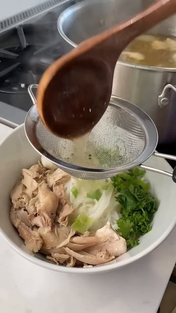 My baby is sick and I’m cooking Chicken Pho for her | MyHealthyDish смотреть онлайн