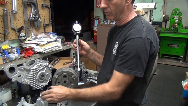 1958 FLH panhead #103 lowerend rebuild FLH 74ci flywheel balancing harley by tatro machine смотреть онлайн