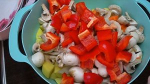 Курица с овощами в рукаве в духовке