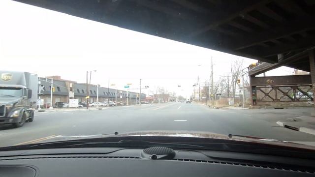 Jeep trackhawk vs bmw M3 смотреть онлайн