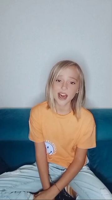 Bruno Mars - Talking to the moon, Live shorts cover by Eiva смотреть онлайн