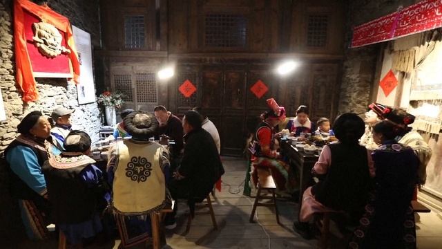 Новогодние традиции объединяют малые народности Китая