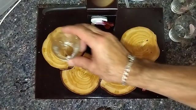 nalewator wykonany z żywicy i drewna смотреть онлайн