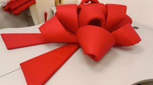 Большой красный бант на машину пышный 1 метр. Артикул 4.