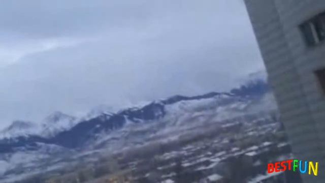 Странные звуки в небе над Алматы