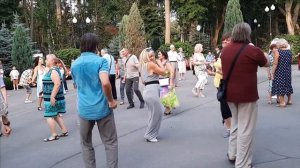 В СВОЙ ВАГОН ВОШЛА ОНА
