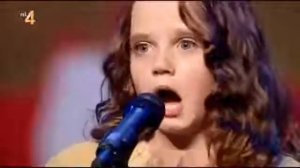 Маленькая девочка поразила невероятным голосом всех