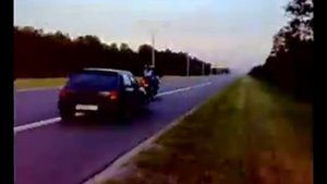 Sport bike pulls the car / Спортбайк тянет машину