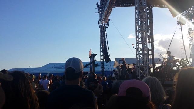 Dierks Bentley "5-1-5-0" EAA Oshkosh, WI 7-20-15 смотреть онлайн