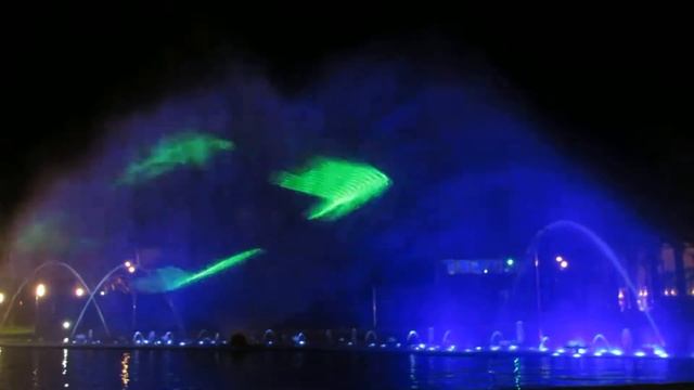 Лазерное шоу в Салоу в Испании смотреть онлайн