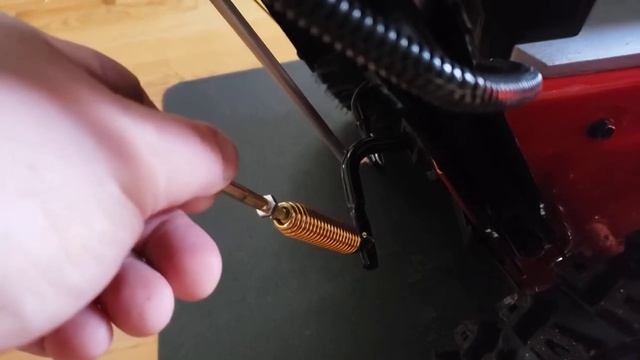 TORO POWERMAX E26 AUGER SPRING TENSIONER CABLE TOO LONG. смотреть онлайн