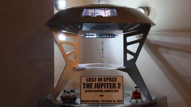 The Jupiter-2 Space Ship The Escape. смотреть онлайн