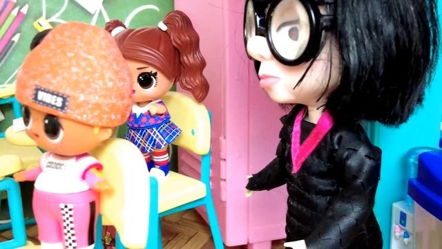 СЪЕЛА ГОДОВУЮ КОНТРОЛЬНУЮ😲😱🤣 Веселая школа! Куклы ЛОЛ LOL сюрприз мультики ДАРИНЕЛКА смотреть онлайн