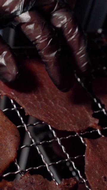 Мясные чипсы из свинины и говядины. Настройки Ижица Z115 #shorts смотреть онлайн