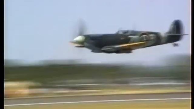 MIG 21 SPITFIRE and COMET at RIAT 96 смотреть онлайн