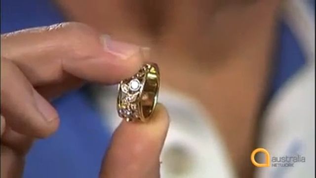 Living English - Episode 15 - A big grey one смотреть онлайн