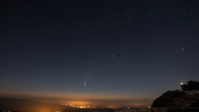 TimeLapse (300 photos) de la comète NEOWISE C/2020 F3 смотреть онлайн