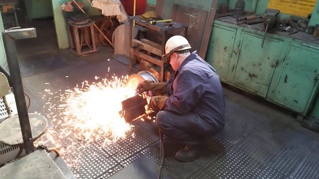 Режем толстое, простой резак. смотреть онлайн