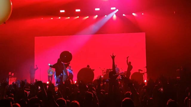 Thirty Seconds to Mars (Minsk 2019) смотреть онлайн