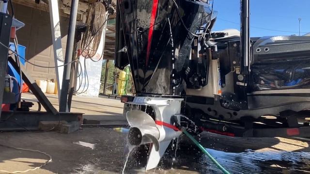 Mercury 250 Pro XS смотреть онлайн