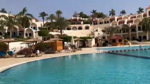 Мовенпик/Movenpick Resort Sharm El Sheikh Naama Bay 5*. Главный бассейн с подогревом. Египет 2021.