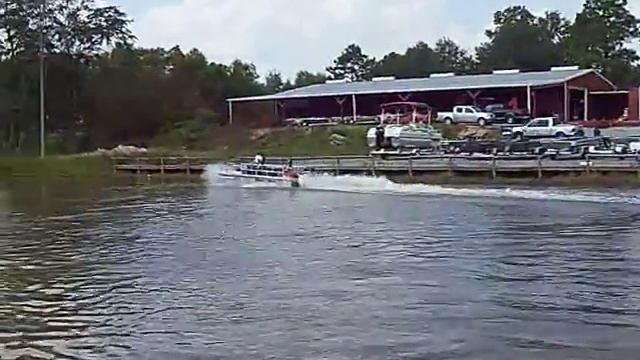 Xtreme Pontoon Proto смотреть онлайн