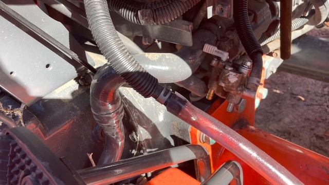 Kubota tractor clogged fuel line . Engine stalling. L3301 смотреть онлайн