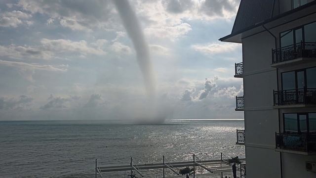 Сочи. п Лазаревское. Смерчь смотреть онлайн