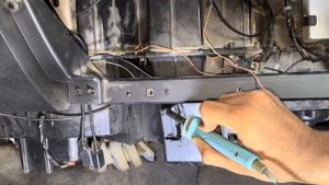 B3933 AC EVAPORATOR Temperature Sensor Replacement GMC CHEVY TRUCKS | AC Compressor not Working HVA