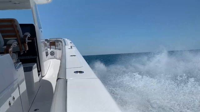 Everglades 455 CC Mercury 600 V12's - Starboard Transom View смотреть онлайн