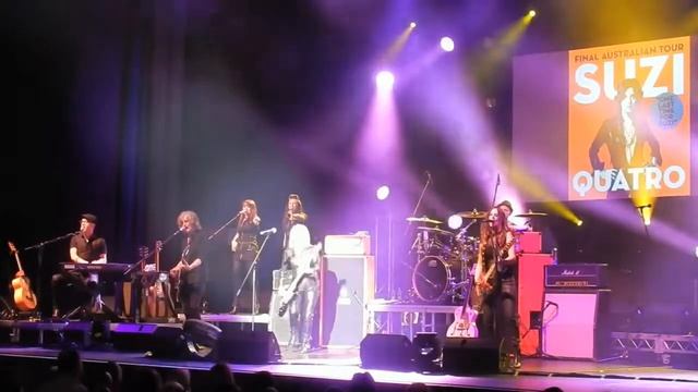 Suzi Quatro - 'The Wild One'/'I May Be Too Young' live in Sydney (Enmore Theatre 14-02-15) смотреть онлайн