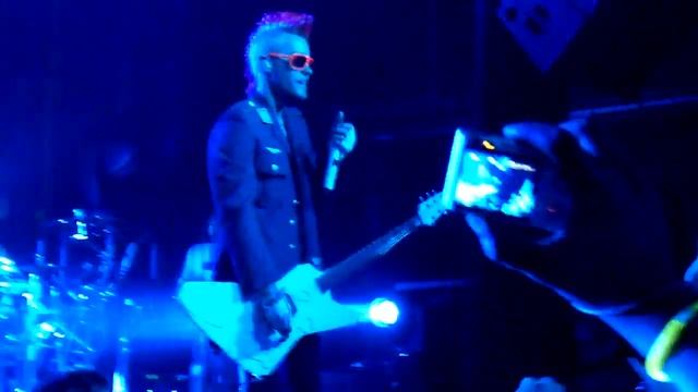 30 Seconds to Mars - Attack @ Sound Academy, Toronto - 4/18/10 смотреть онлайн