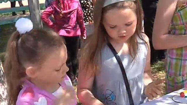 День защиты детей в Пинчуге.wmv смотреть онлайн