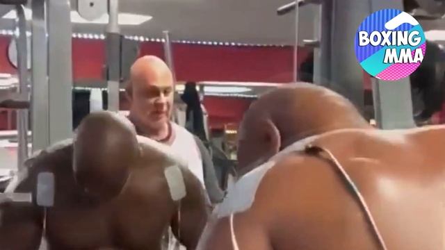 Реакция ПРОФИ На Риск УЩЕРБА ЗДОРОВЬЮ Майка Тайсона В Бою С Джейком Полом