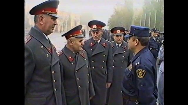 Памяти Бондаренко Ивана Клавдиевича .
Строевой смотр.
27 октября 1994 г
Таганрог