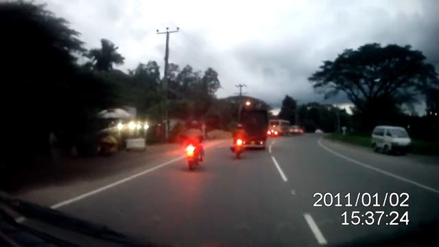 Шри-Ланка. Вечерний драйв..MOV смотреть онлайн