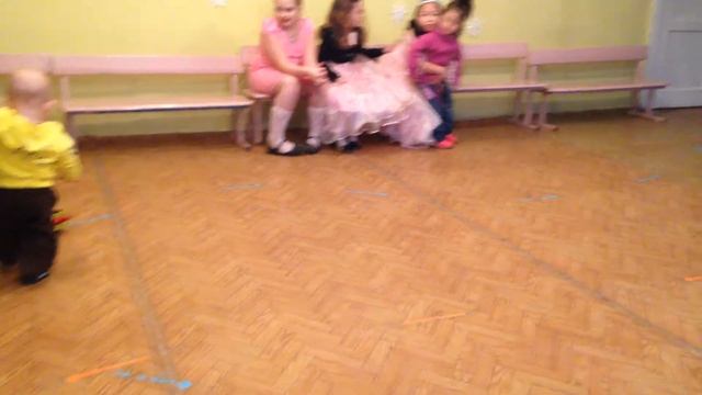 Машинки боится:) смотреть онлайн