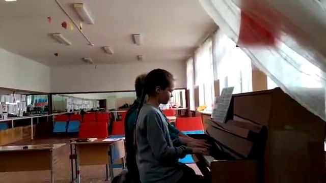 на карнавале Г. Балаев Славинская Анастасия, преподаватель Стародубцева Лариса Владимировна