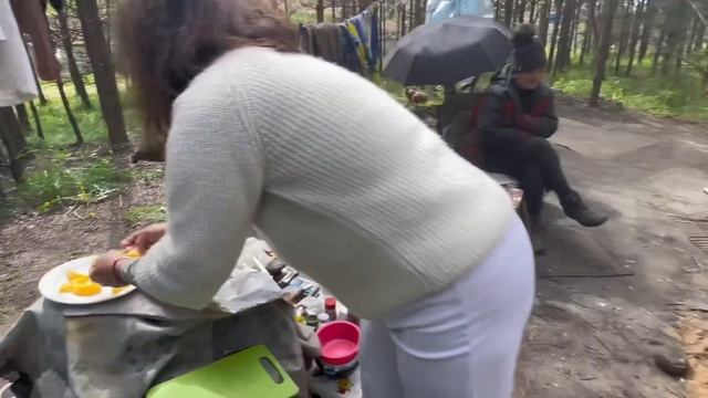 Люди свалки Лена сжигает деньги и жарит курицу. Жизнь на свалке. Витя мусорщик