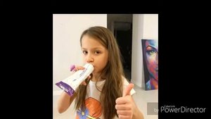Вики шоу одна и с мамой