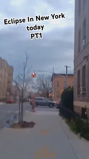 Eclipse in New York City #goviral  #eclipse #usa  #nature смотреть онлайн