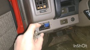 Зарядка USB  гаджетов мобилы в NISSAN TERRANO