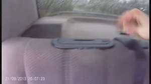 Как снимать задние сидения и заднюю полку на автомобиле BMW E34 Показываю подробно на видео